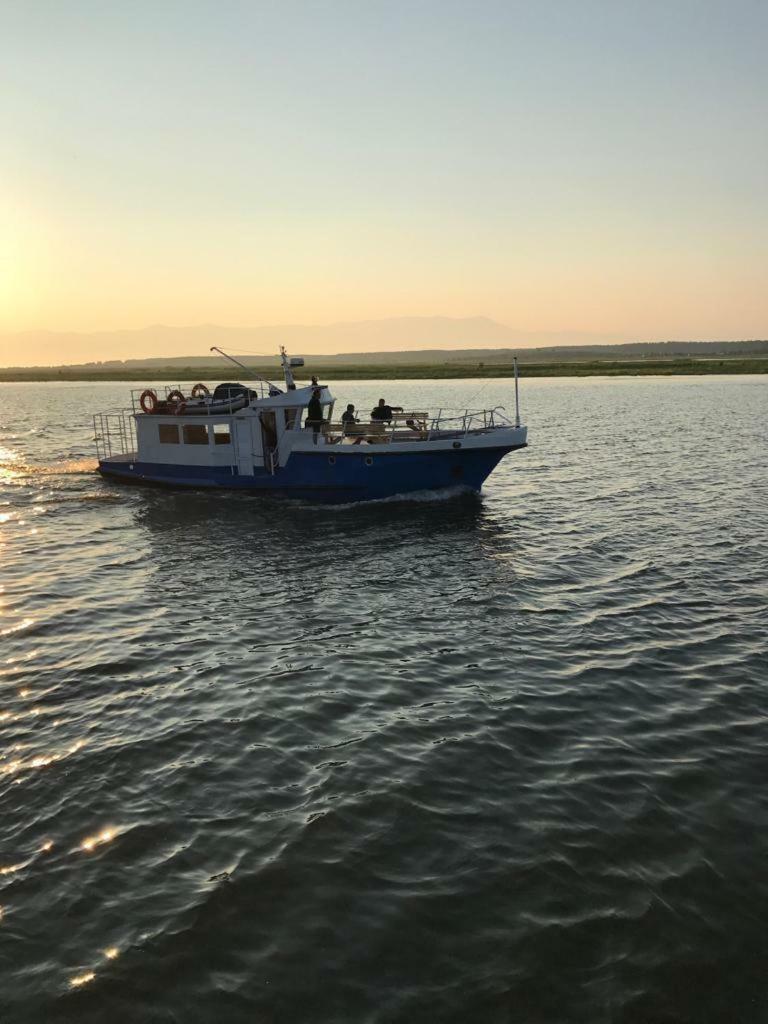 Novaya Volna Hotel Ust-Barguzin Buitenkant foto