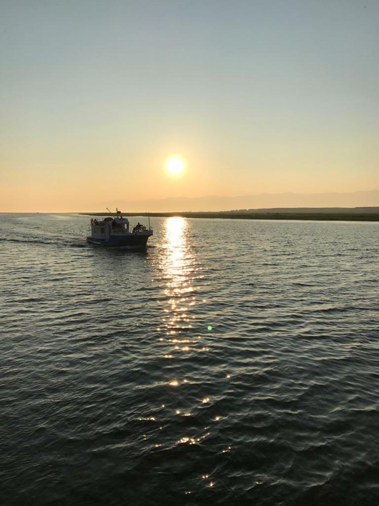 Novaya Volna Hotel Ust-Barguzin Buitenkant foto